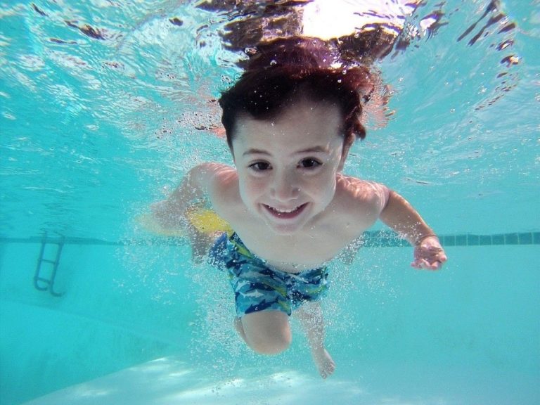 Virus en las piscinas | ¿Como se propagan y como eliminarlos?